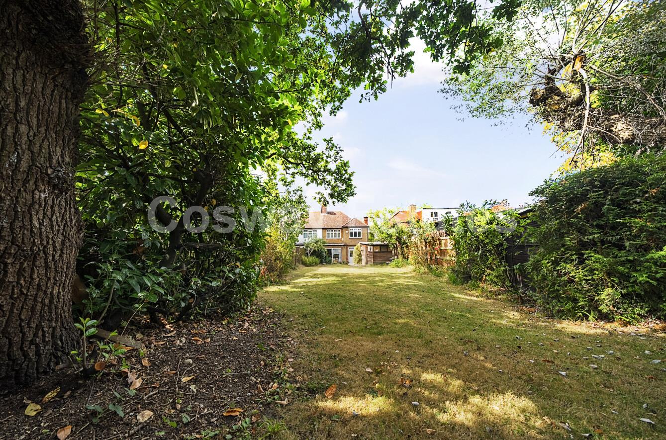 Glendor Gardens, Mill Hill